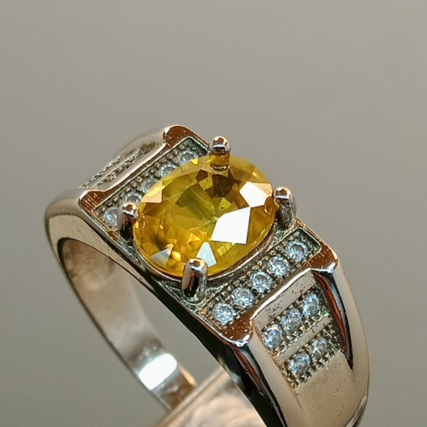 Yellow Sapphire (Fukhraj)