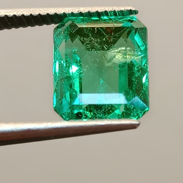 1.24 Carat Emerald - Image 2