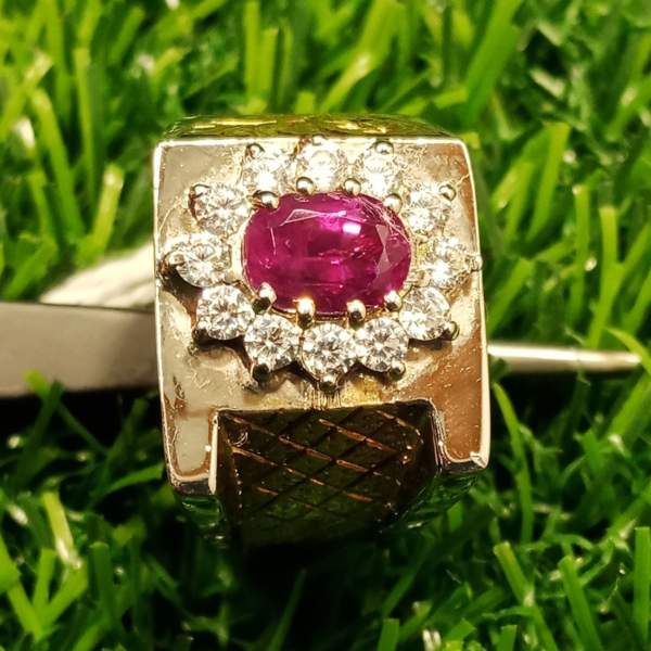 Reddish-Pink Sapphire Ring