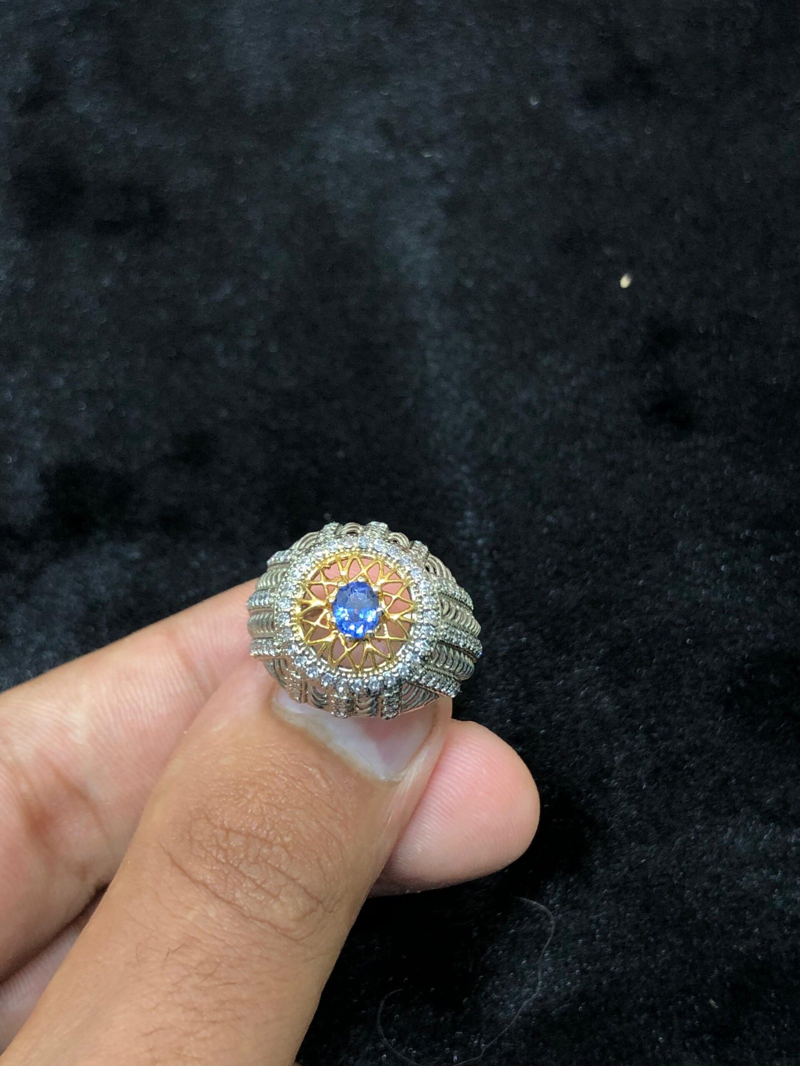 NATURAL BLUE SAPPHIRE
