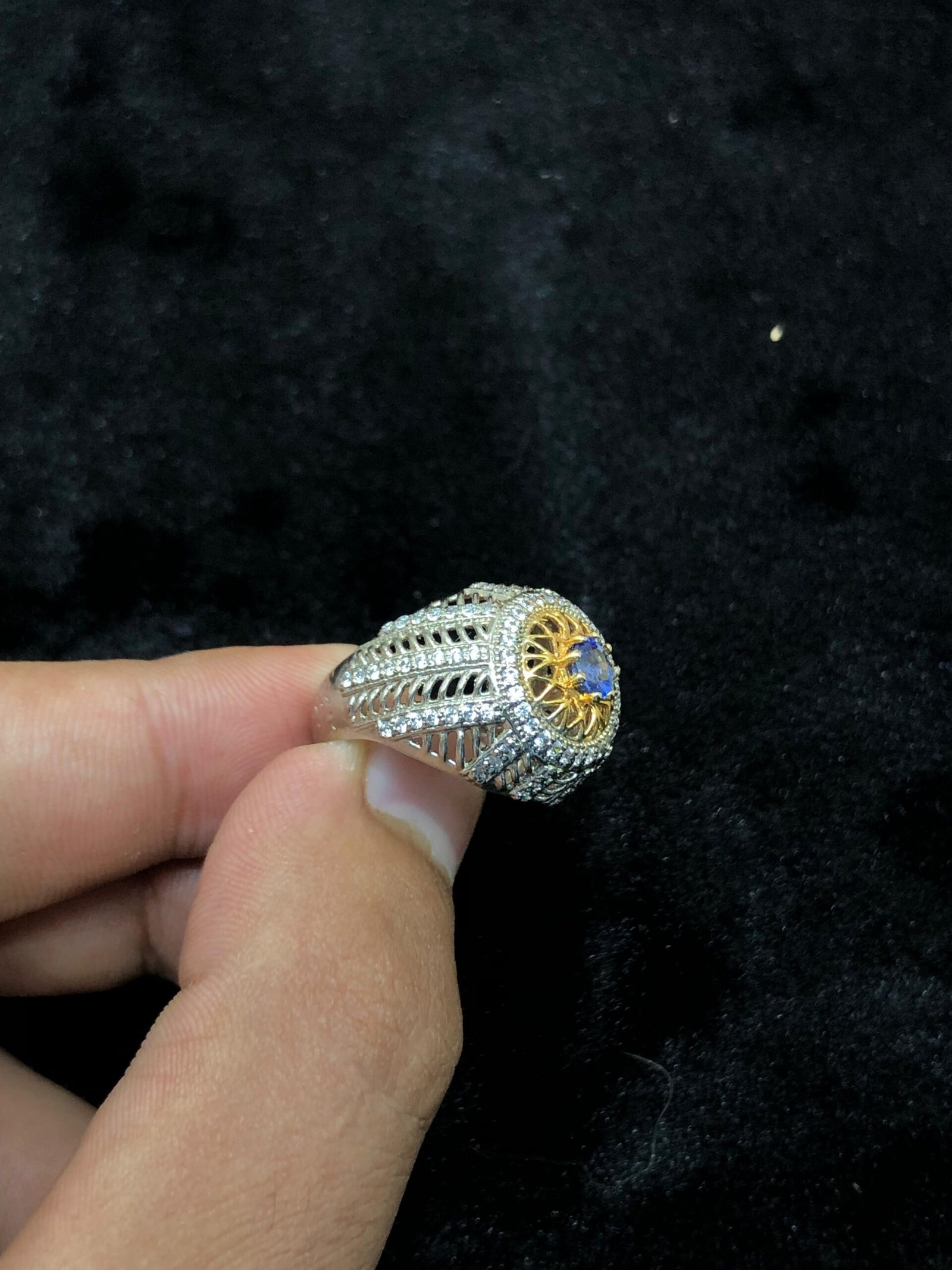 NATURAL BLUE SAPPHIRE - Image 4